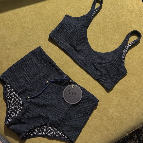 Resin Obsidian Free People Cream Crop Surf Bikini Top(L) Bottom(M) in Navy 52 - Picture 3 of 9